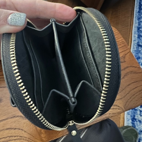 Adorable coin purse with decorative bow.  New. Never used. - Picture 6 of 6